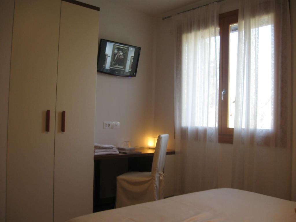 Hotel Mezzaluna Treviso Habitación foto