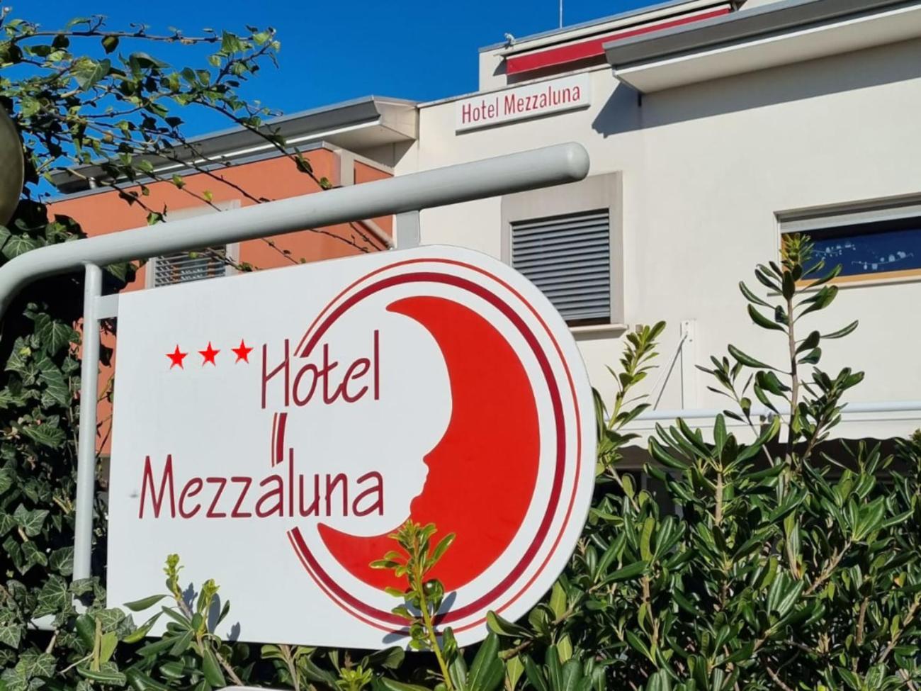Hotel Mezzaluna Treviso Exterior foto